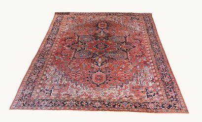 Tapis Heriz en laine à décor géométrique,...