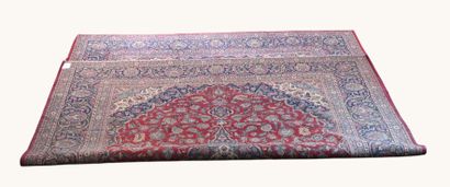 Tapis Heriz en laine à décor géométrique,...