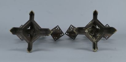Paire de candélabres néogothiques en bronze,...