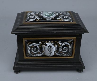 Coffret Napoléon III en bois noirci et panneaux...