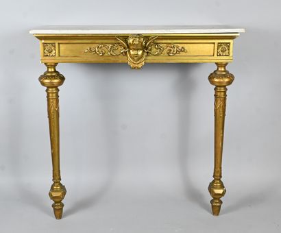Console de style Napoléon III en bois doré...