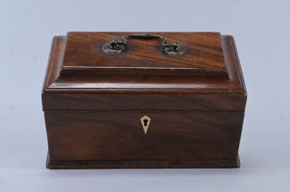 Coffret à thé en acajou, Angleterre, XIXe...