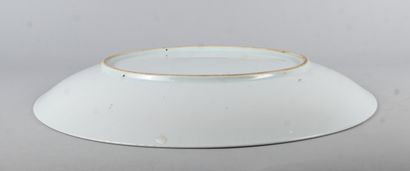 Grand plat en porcelaine chinoise à décor...
