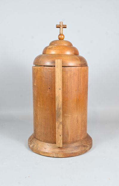 Tabernacle cylindrique Art Déco en bois sculpté
Important...