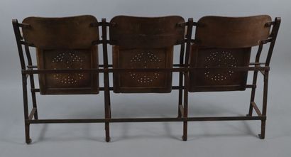 Banquette de cinéma pliante à trois places,...