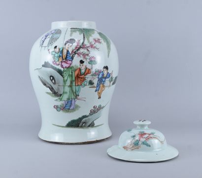 Pot couvert en porcelaine de Chine à décor...
