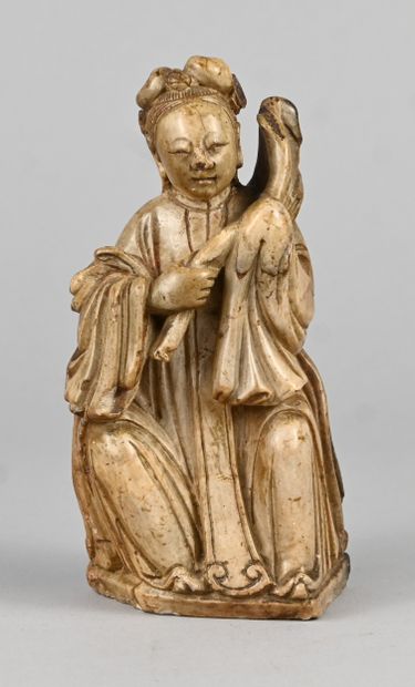 Statuette chinoise en pierre de savon représentant...