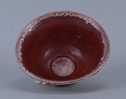 Grand bol en céramique émaillée rouge flambé,...