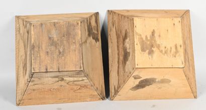 Suite de quatre caissons de plafond peints...