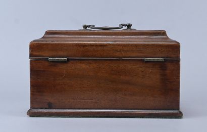 Coffret à thé en acajou, Angleterre, XIXe...