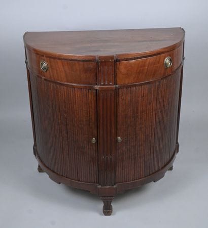 Meuble d'appui demi-lune de style Empire...