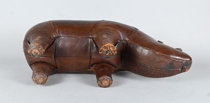 Repose-pieds en cuir en forme de rhinocéros,...