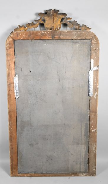 Miroir Louis-Philippe en bois et stuc doré,...