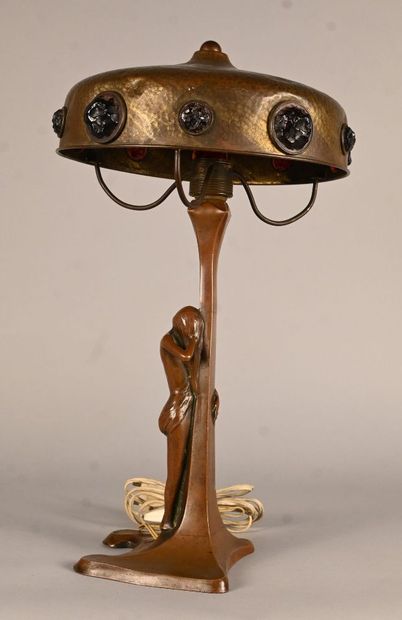 Art nouveau lampe de table à figure féminine...