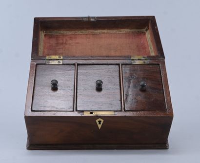 Coffret à thé en acajou, Angleterre, XIXe...