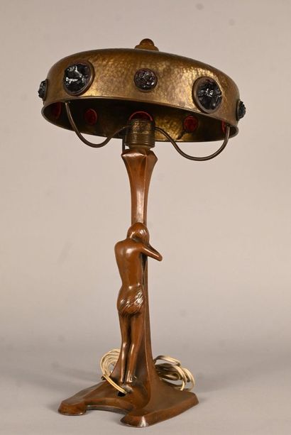 Art nouveau lampe de table à figure féminine...