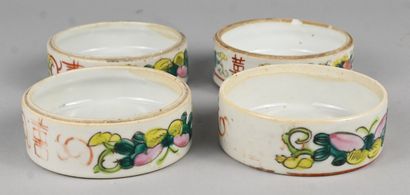 Boîte cylindrique chinoise en porcelaine...