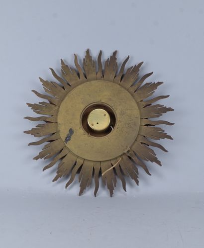 Sun-shaped wall clock in gilded wood, early...