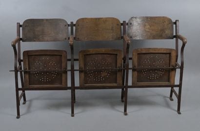 Banquette de cinéma pliante à trois places,...