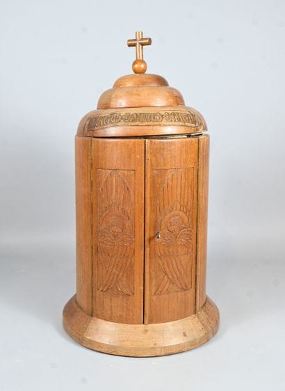 Tabernacle cylindrique Art Déco en bois sculpté
Important...