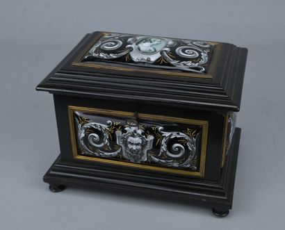 Coffret Napoléon III en bois noirci et panneaux...