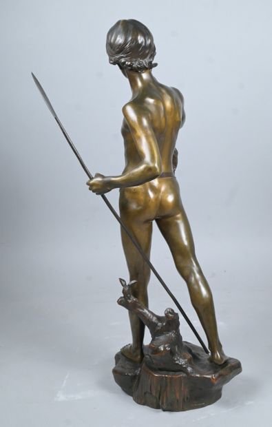 Grand bronze à patine brune de la fin du...