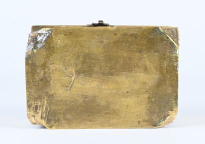 Coffret orientaliste ajouré en laiton repoussé,...