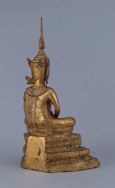 Bouddha couronné de style Rattanakosin en...