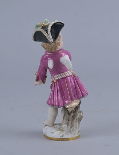 Statuette en porcelaine de Meissen représentant...