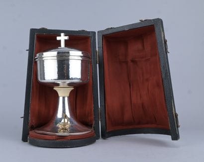 Calice liturgique en argent et métal argenté...