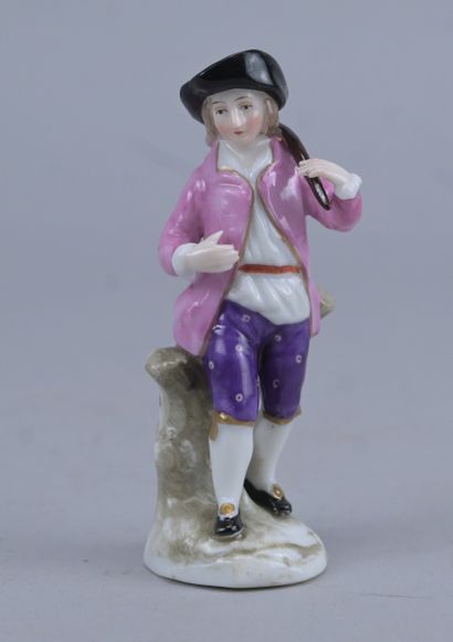 Statuette en porcelaine de Naples représentant...