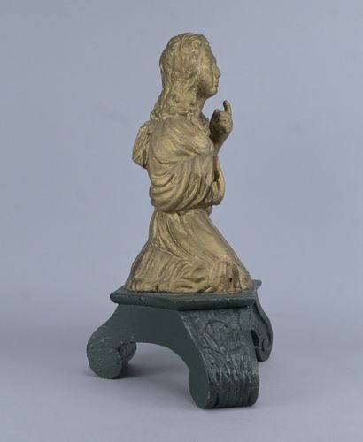 Ange agenouillé en bois sculpté, époque baroque,...