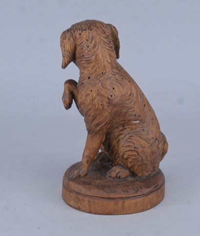 Sculpture de chien en bois sculpté, Forêt-Noire...
