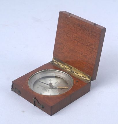 Compas de poche en coffret de bois, début...