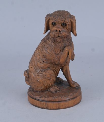Sculpture de chien en bois sculpté, Forêt-Noire...
