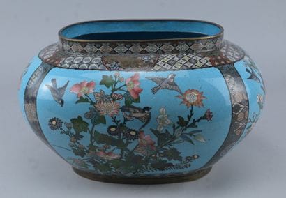 Jardinière japonaise en émaux cloisonnés,...