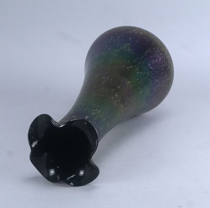 Vase Loetz irisé à décor métallisé – Bohême,...