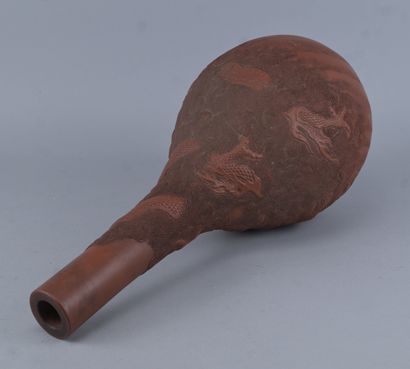 Vase japonais en grès dans le style Bizen,...