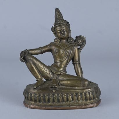 Divinité bouddhique assise en bronze, fin...