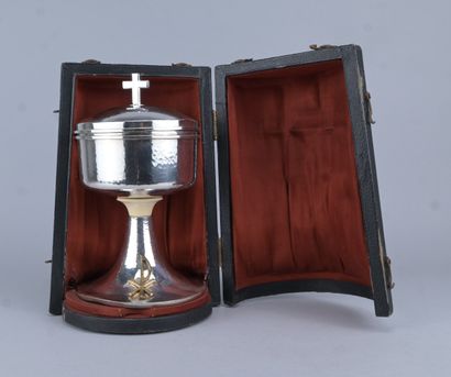 Calice liturgique en argent et métal argenté...