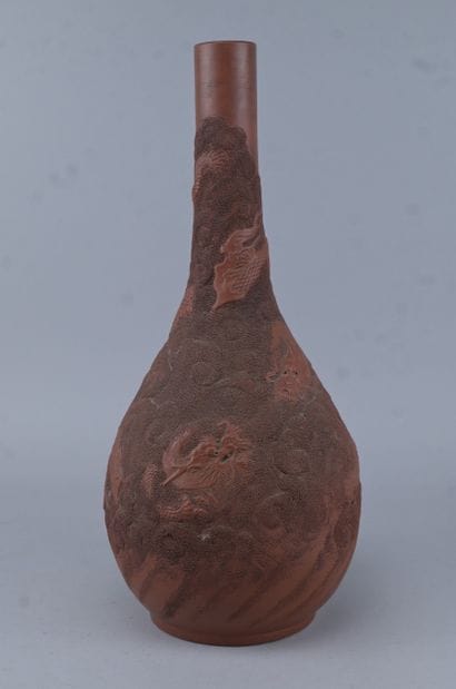 Vase japonais en grès dans le style Bizen,...