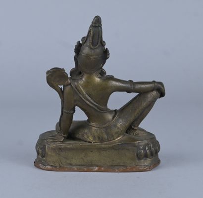 Divinité bouddhique assise en bronze, fin...