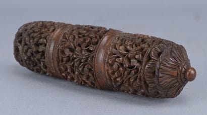 Étui en corozo ajouré sculpté – XIXe siècle

Étui...