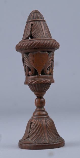 Sculpture ajourée - Noix de corozo – XIXe...