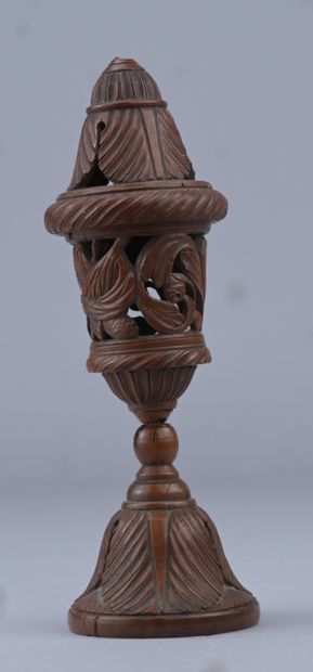 Sculpture ajourée - Noix de corozo – XIXe...