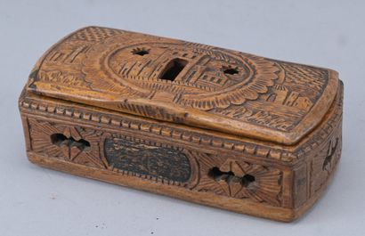 Tabatière en bois sculpté, XIXe siècle

Tabatière...