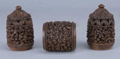 Étui en corozo ajouré sculpté – XIXe siècle

Étui...