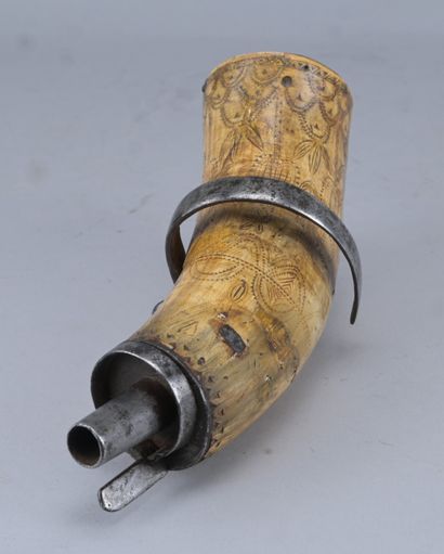 Engraved Horn Powder Flask – 17th Century

A...