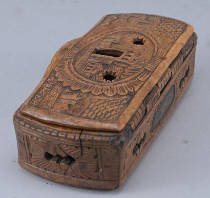 Tabatière en bois sculpté, XIXe siècle

Tabatière...