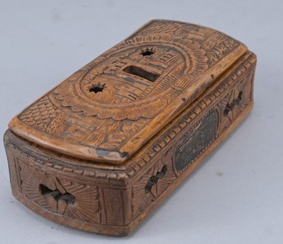 Tabatière en bois sculpté, XIXe siècle

Tabatière...